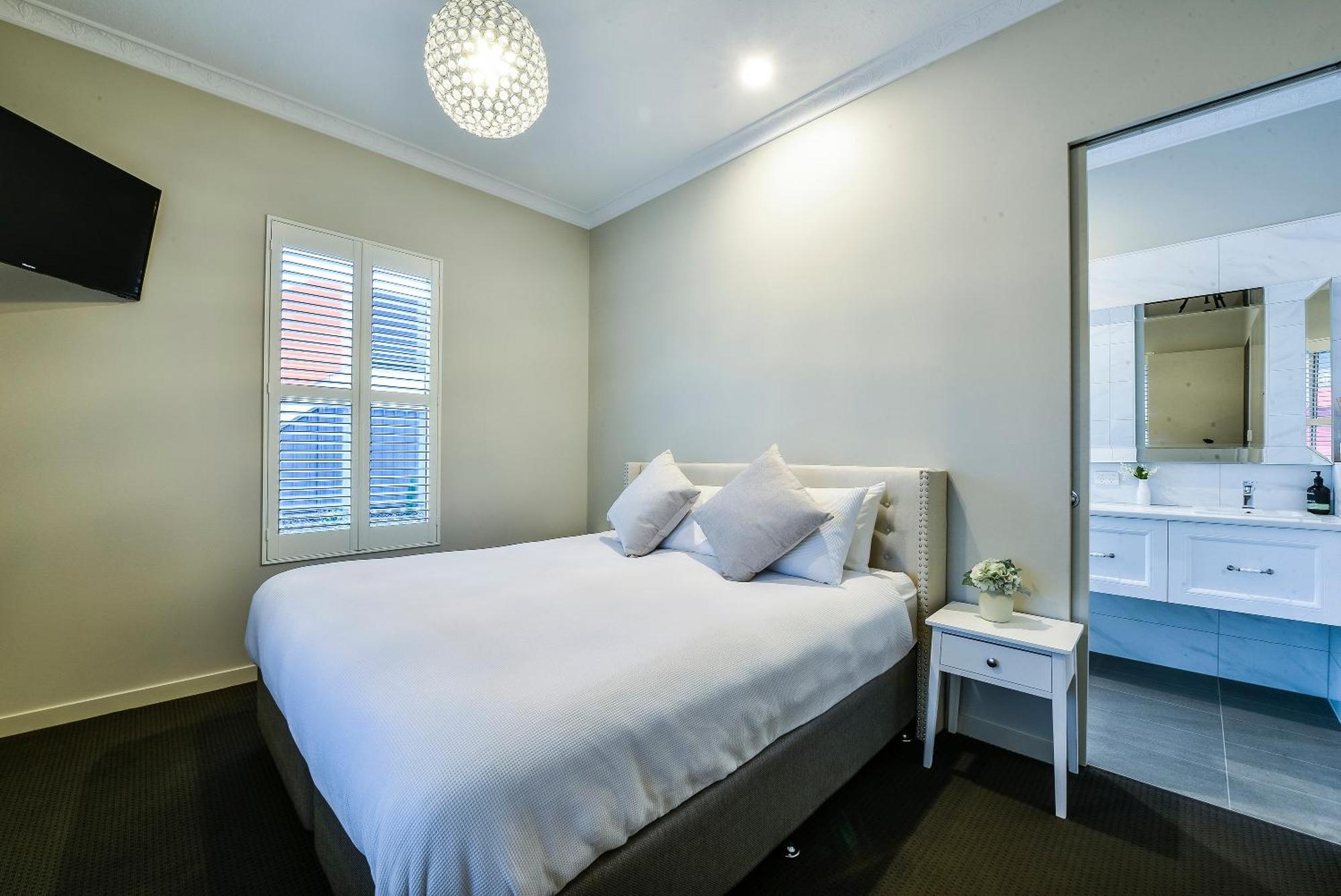 Aloha Central Luxury Apartments مونت غامبير الغرفة الصورة