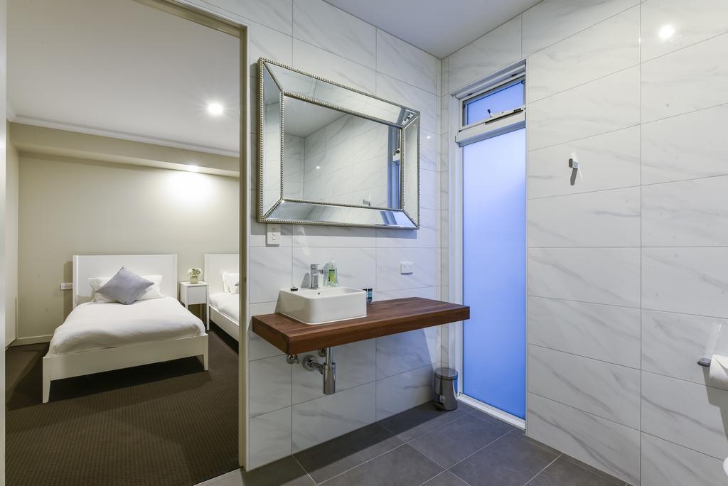 Aloha Central Luxury Apartments مونت غامبير المظهر الخارجي الصورة