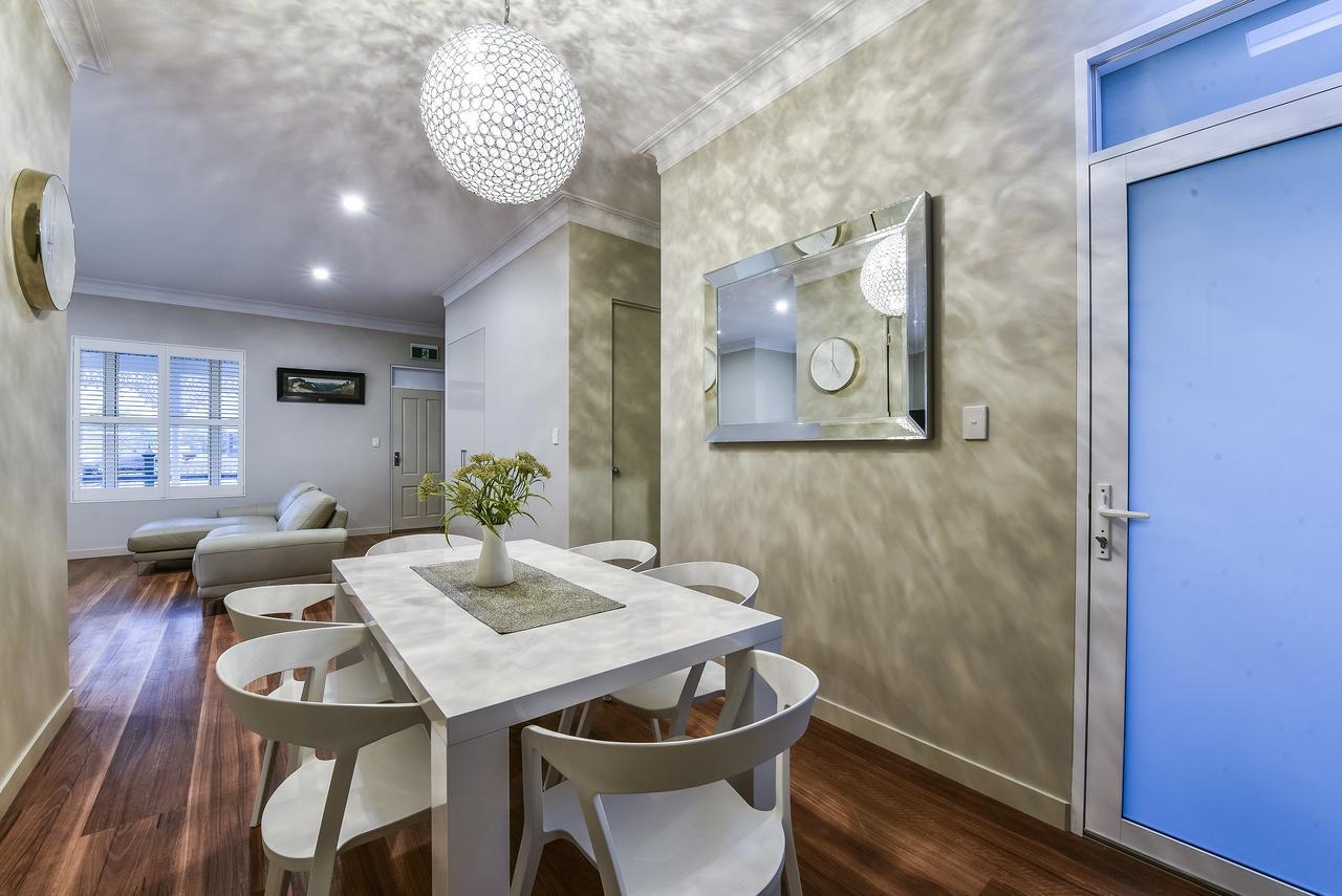 Aloha Central Luxury Apartments مونت غامبير المظهر الخارجي الصورة